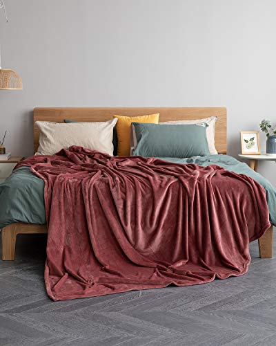 Image of KMUSET Fleece Blanket Twin Size Coral Lightweight Super Soft Cozy Luxury Bed Blanket Microfiber