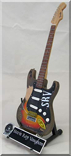 STEVIE RAY VAUGHAN Guitare Miniature SRV avec médiator - Les Beatles, Paul McCartney, John Lennon, RIngo Starr, George Harrison STEVIE RAY VAUGHAN Guitare Miniature SRV avec médiator