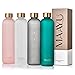 MAAYU Trinkflasche 1 l mit motivierender Zeitmarkierung - auslaufsicher, BPA frei, Kohlensäure geeignete Wasserflasche für Sport, Freizeit, Büro (noble green)