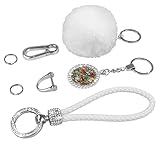 【Material】El bonito llavero blanco está hecho de piel sintética y metal resistente. Llavero duradero y de alta calidad, sin olor químico, seguro de usar.