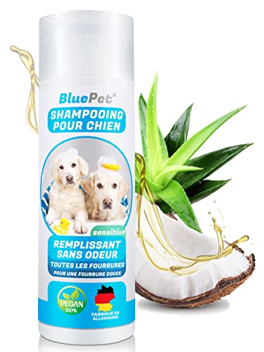 BluePet® Shampooing pour Chiens Sensible & Inodore - Fabriqué en Allemagne - Relipidant avec Aloe Vera & Huile de jojoba pour Un Pelage Brillant & Un démêlage Facile = 100% Vegan Cover