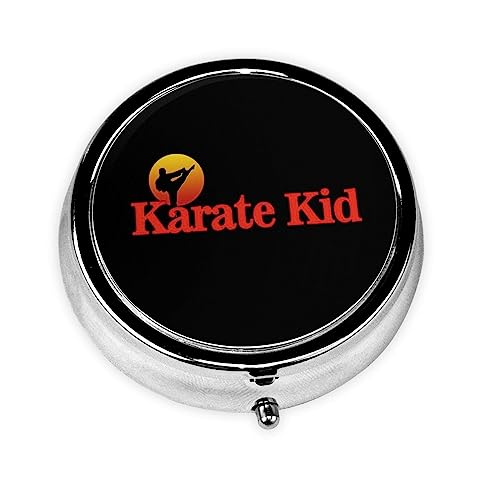 携帯用 丸型 3段分割 ピルケース ベストキッド The Karate Kid 薬ケース くすりいれケース 薬ポーチ 錠剤ケース 仕切り付き カプセル サプリ 小分け 収納 サプリケース 習慣薬箱 1日3回 携帯型 サプリメントケース 薬箱 小型 かわいい