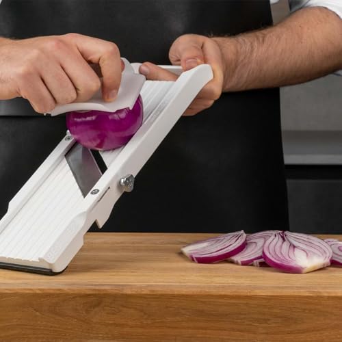 Benriner Japanese Mandolin Vegetable Slicer 6.4cm, White: 3 Interchangeable Stainless Steel Blades & Safety Guard, Handheld Mandolin Slicer for Shredding, Slicing & Julienning Fruit & Veg, BN-64W - Image 10