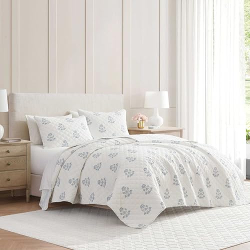 Image of Martha Stewart - Queen Quilt Set, 100% Cotton Reversible Bedding Set, Incredibly Soft Feel for Year Round Comfort, 3 Piece Bed Set with Matching Pillowcases (Flower Block Print Blue)