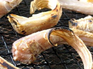 Amazon.co.jp: 生干しカスベ 200g とっても珍しい (北海道産かすべ