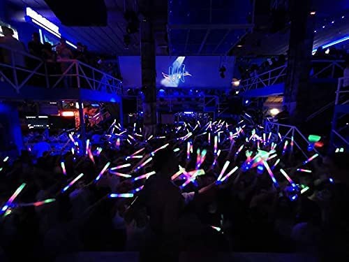 KUMUNDO - Lot de 50 bâtons LED 48 cm pour mariages, bâtons lumineux, bâtons lumineux pour fêtes, bâtons en mousse lumineux avec LED multicolores