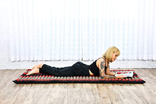 Image of Leewadee - Kapok Roll Mat - Handcrafted Folding Sleep & Relaxation Mattress from Thailand, Ideal as Guest Bed, Camping Mat, Yoga Mat or Traditional Futon, 75 x 39 inches, Black Red