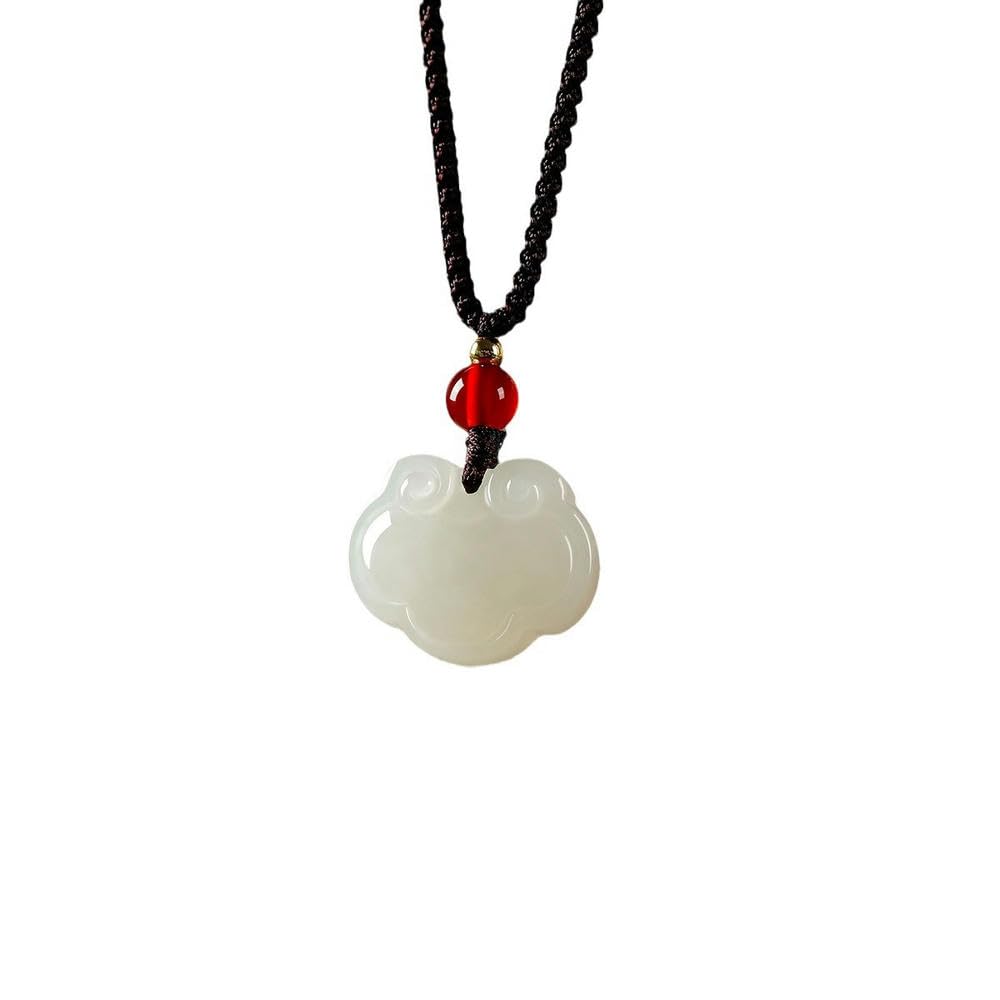 Collier en jade blanc Okika un pendentif nuage protecteur chargé d'histoire et de sérénité