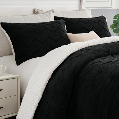 BEDELITE Fluffy Queen Comforter Set - Super Soft Sherpa Black Comforter for Queen Size Bed Luxury Warm Bedding Set for Winter Fuzzy Bed Set 3 Pieces (1 Comforter 2 Pillowcases)