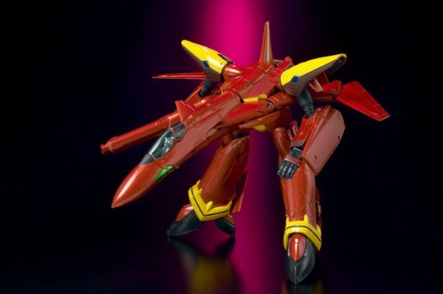 Amazon.com: Macross Seven VF-19 Modified Fire Valkyrie [1/100