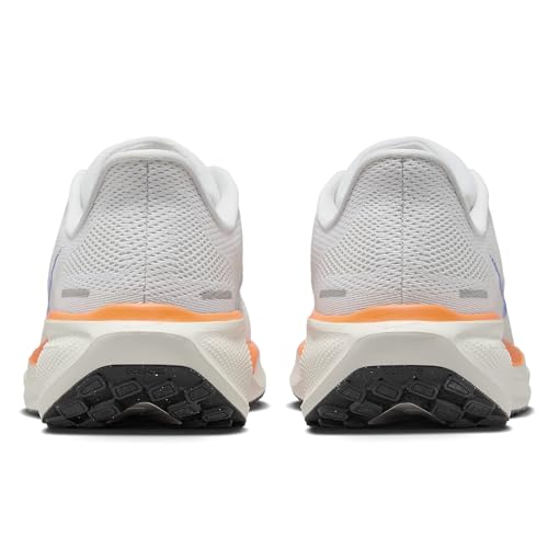 Nike Women's Low-Top Road Running Shoe3