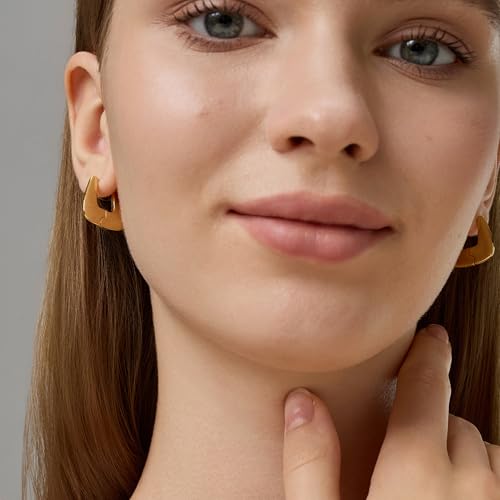 Image of FRUMOS 18K Gold Plated Chunky Hoop Earrings for Women Fashion Thick Gold Hoops Set Jewelry for Birthday Christmas Gifts