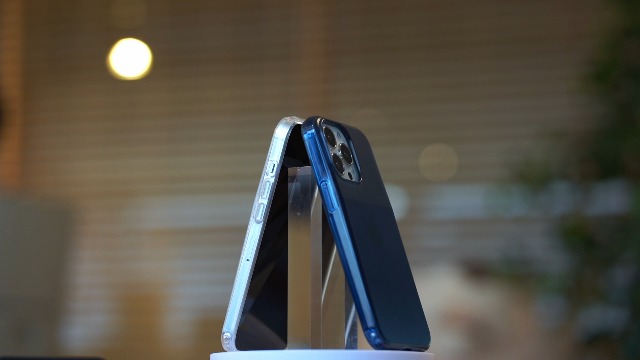 Amazon.co.jp: クリスタルアーマー iPhone 13 Pro ケース 多面体
