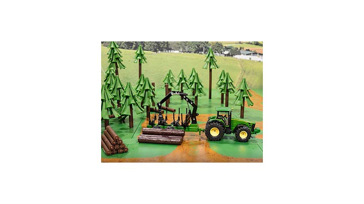 siku 1954, John Deere Traktor mit Forstanhänger, 1:50, Metall/Kunststoff, Grün, Funktionsfähiger Ladearm und Greifer – Bild 8