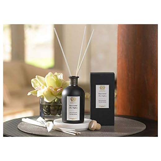 The Ritz-Carlton Vase mit Duftstäbchen Black Orchid von Antica Farmacista – Noten von Schwarzer Orchidee und Patchouli – 248 ml