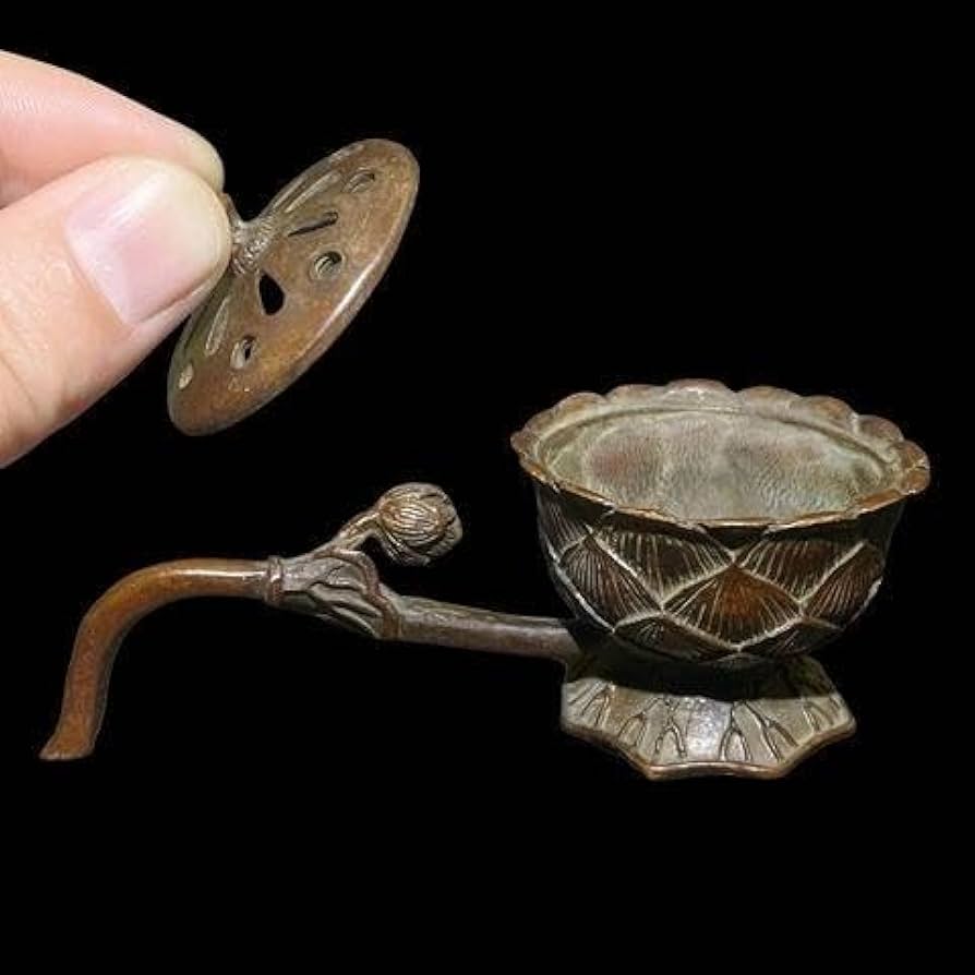 両耳鎏金浮彫り蓮華三脚香炉 仏具香道具 銅製品 工芸品 置物 両耳鎏金