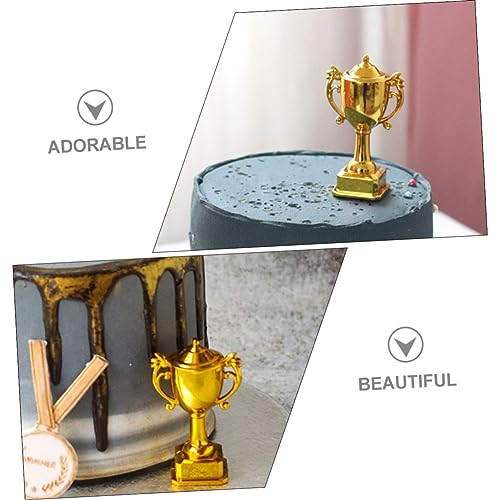 Amosfun 4 Pcs Casa De Bonecas Mini Troféu Dourado Modelo 4pcs Mini Brinquedos Decorações De Bolo Bri