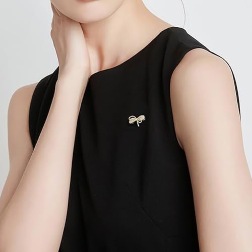Image of HETICA Women Animal Floral Brooch Pin Accessory Perfect as a Gift for Anniversary Celebrations, Parties, Or Everyday Wear