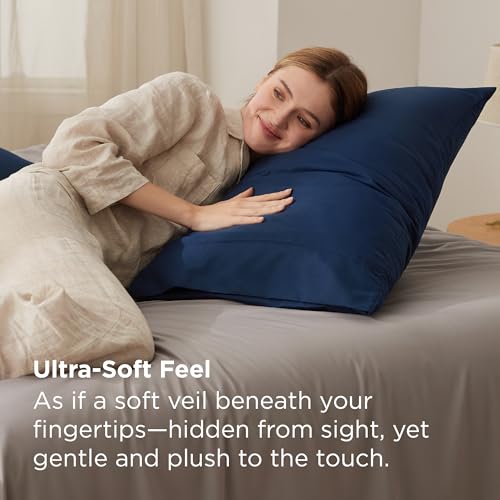 Bedsure Queen Pillow Cases Set of 2 - Navy Microfiber Pillowcase 2 Pack, Super Soft and Cozy Double Brushed Pillow Case Covers with Envelope Closure, Wrinkle, Fade and Stain Resistant, 20x30 Inches