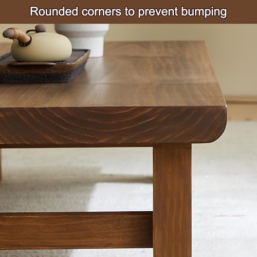 Table basse en bois massif compacte pour optimiser les petits salons