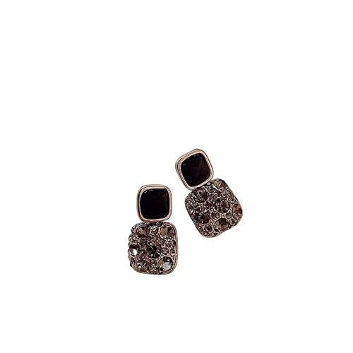 Champagne gold square stud earrings female tide purple square Internet celebrity fashion commuter jewelry will not change color, do not fade, sensitive ears gentle all day comfortable (black)