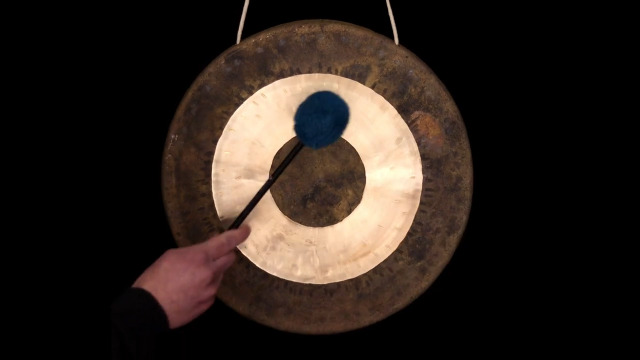 Bali の青銅の匠が作った美音GONG1です。 Amazon.com: 16