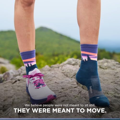 Image of Feetures Trail Max Cushion Mini Crew Sock - Hiking Socks for Men & Women