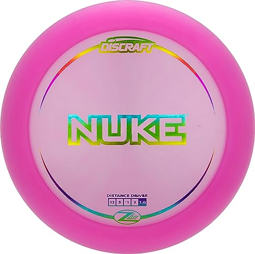 Discraft Z Lite Nuke Distance Driver sur le green, améliorez votre jeu de golf avec ce disque