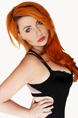 Extension de cheveux rousse wavy Eris idéale pour vos soirées
