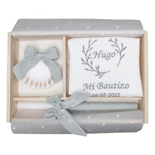 Kit de lujo Personalizado para Bautizo - Conjunto de Vela, Pañuelo y Concha bordado – Caja de madera grabada con el nombre y fecha del Bautismo - Modelo Bambula (Gris)