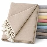 foulard sofa amazon Diseño Multiusos para Todo el Hogar: Este foulard multiusos de mezcla de algodón es ideal para una amplia variedad de usos en tu hogar. Utilízalo como colcha para camas de cualquier tamaño, cubrecama decorativo, jarapas para sofás o incluso como protector para muebles. Su versatilidad lo convierte en una pieza esencial que combina funcionalidad y elegancia.