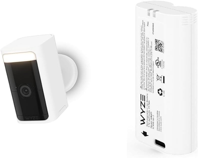 Bundle of WYZE 2.5K Wireless Outdoor/Indoor Battery Security Camera and Removable Battery Pack