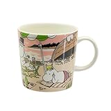 die Tasse wurde aus Porzellan gefertigt