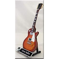 MARC BOLAN Guitare Miniature T-REX avec médiator - Les Beatles, Paul McCartney, John Lennon, RIngo Starr, George Harrison MARC BOLAN Guitare Miniature T-REX avec médiator – Image 2