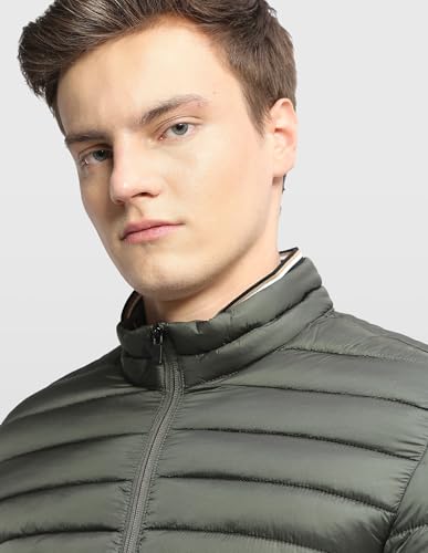 Image of Arrow sport men's solid regular fit packable jacket