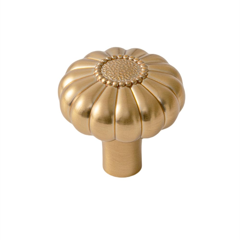 Laiton antique et finitions dorees pour ces boutons de meuble citrouille XBJ
