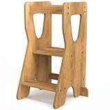 COSYLAND Torre de Aprendizaje Montessori de Madera – Altura Ajustable en 3 Niveles – para Niños Desde 18 Meses – con Barandillas de Seguridad – Estable y Fácil de Montar – Natural, Forma R