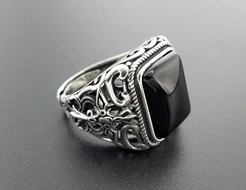 Bague ajustable gothique en argent pour sublimer vos soirées