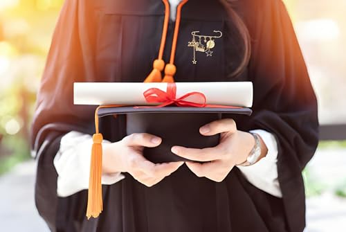 Image of MollyQueen Graduation Decorations Class of 2026 Graduation Pins Souvenir Emblem Graduation Pins Congrats Badges Graduation Cap Brooch Pin Inspiration Jewelry Gift for Her /Him