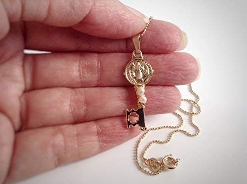 SIFRIMANIA San Benito Key Necklace Freshwater Pearl Wire Wrapped, Protection Jewelry for Women