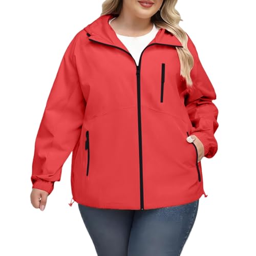 Chaqueta impermeable para mujer ideal para exteriores gracias a su diseño plegable