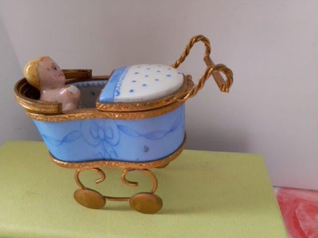 フランス リモージュ 乳母車に赤ちゃんがのっている ピルケース ヒンジ