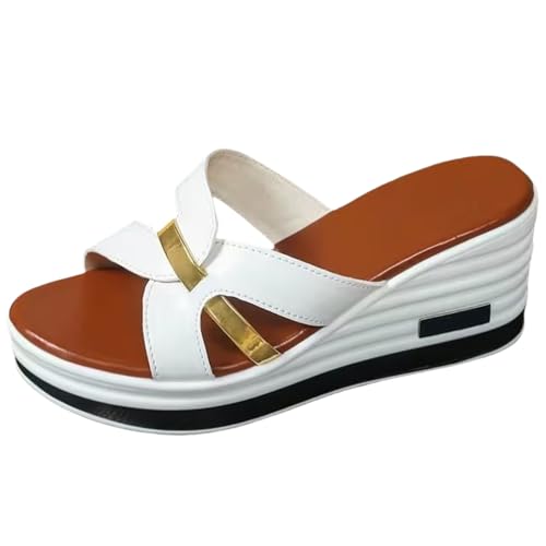 Tong minimaliste funky et chausson brillant métal pour un été tendance