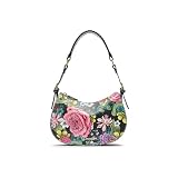 Ginevra Fiori unisce raffinatezza e vivacità in una borsa a spalla dalla forma a mezzaluna. La stampa floreale, dominata da una rosa protagonista e da un intreccio di fiori e foglie multicolore, crea un effetto ricco e femminile, dal forte impatto visivo. La costruzione a soffietti piatti con guardolo a costola sostiene la silhouette, mentre la chiusura con zip garantisce praticità. Lo spallaccio sagomato, leggermente imbottito e decorato da intreccio in pelle, completa il modello con comfort e stile.