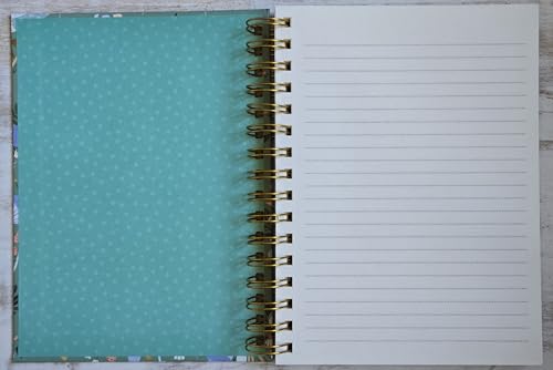 Design de cogumelos Clementine e flores silvestres com detalhes dourados | Caderno de capa dura espi