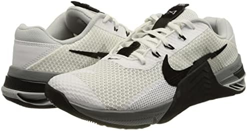 NIKE Unisex Metcon 7 Soccer Shoe, Bianco Nero Grigio, 10 UK | Image 6