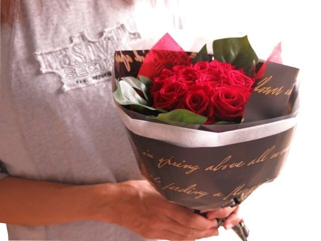 Amazon｜結婚記念日 バラ 花束 10周年 10年 枯れない プリザーブド