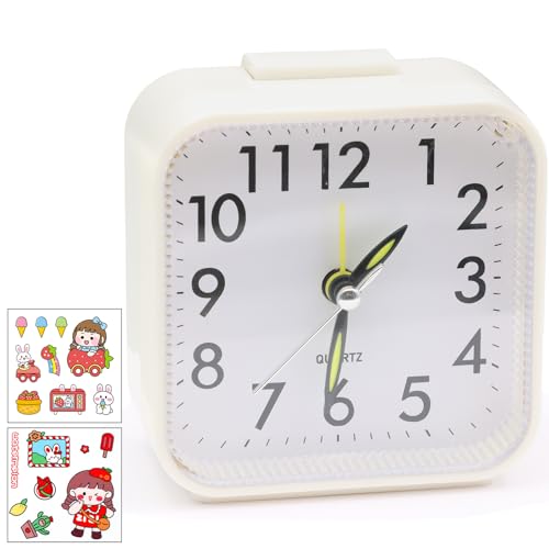 VEGCOO Sveglia Analogica Silenziosa da Comodino, Digitale con Luce, Portatile da Viaggio, Senza Ticchettio (Bianco)
