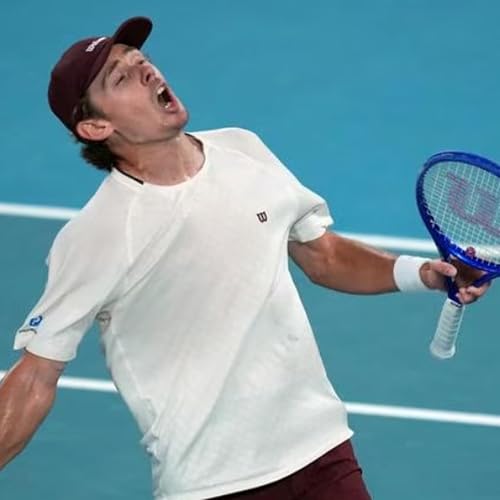 Couverture de Alex de Minaur sets up epic showdown against world number one