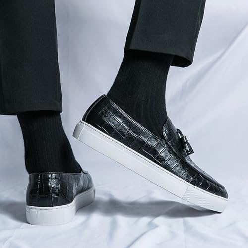 Image of Men's Pattern Leather Platform Slip On Tassel Loafers Comfortable Round Toe Low Top Non-Slip Casual Dress Shoes Flat Penny Loafer for Dating Business Party